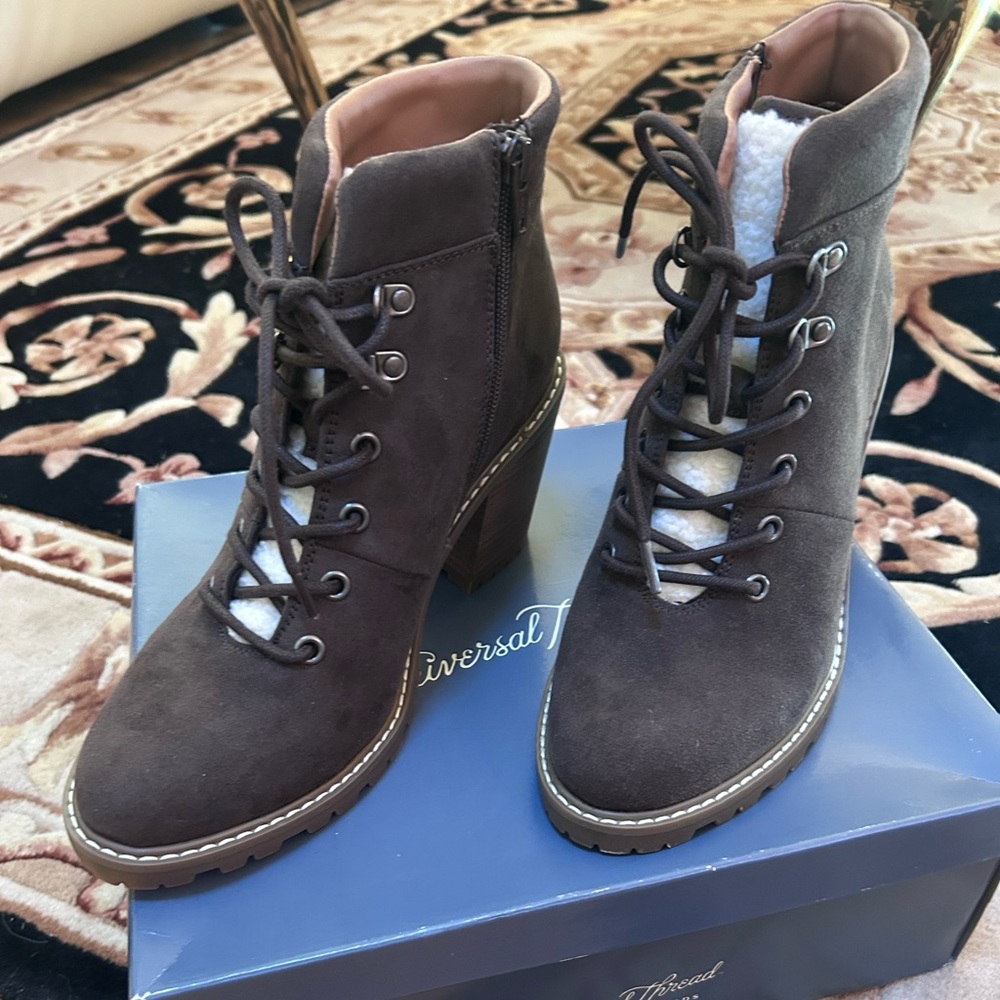 universal Thread Goods co. Brown boots . size 9